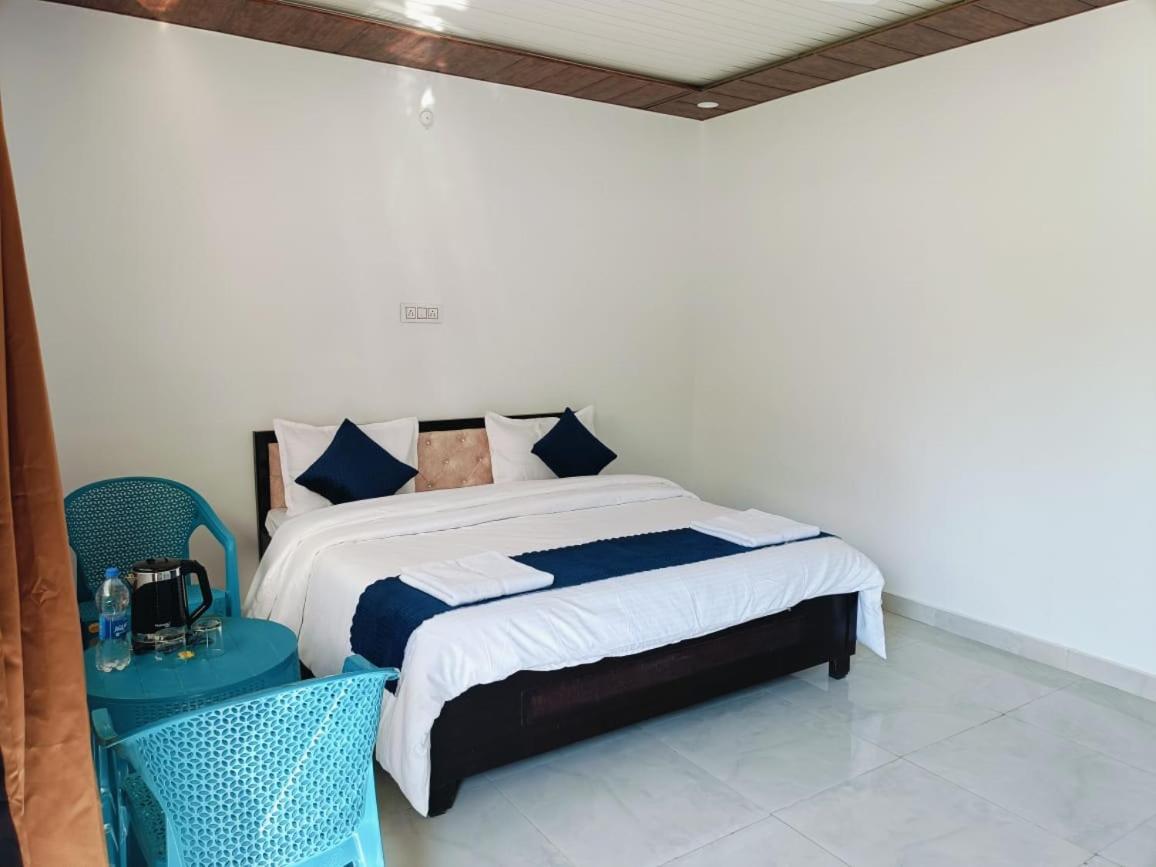 The Waterfront Resort Rishīkesh Extérieur photo