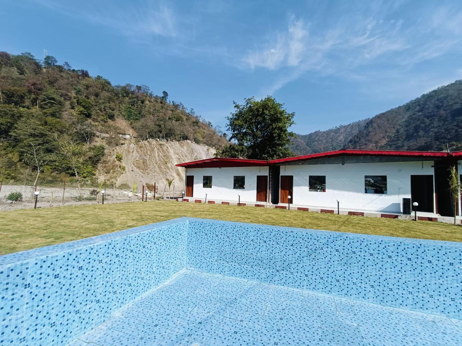 The Waterfront Resort Rishīkesh Extérieur photo